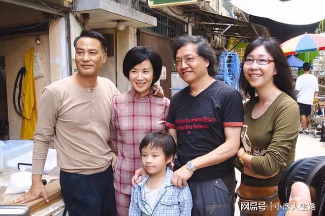導演羅啟銳送醫途中猝逝,成龍悼念:心中無法平靜望婉婷導演節哀