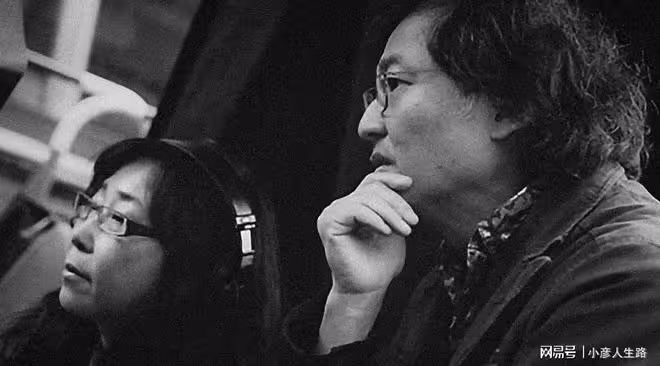 導演羅啟銳送醫途中猝逝,成龍悼念:心中無法平靜望婉婷導演節哀