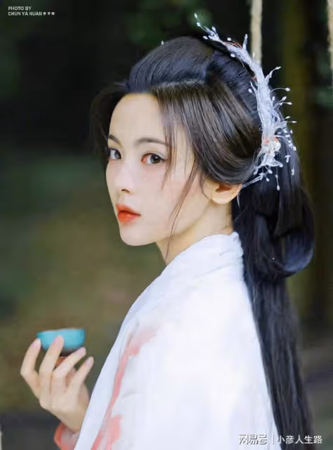 不得不承認,楊超越真的很適合古裝,這麼美的角色只有她能演!