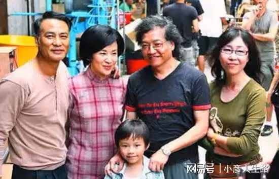 70歲名導羅啟銳突發心臟病,送醫途中離世,曾捧紅張國榮、周潤發