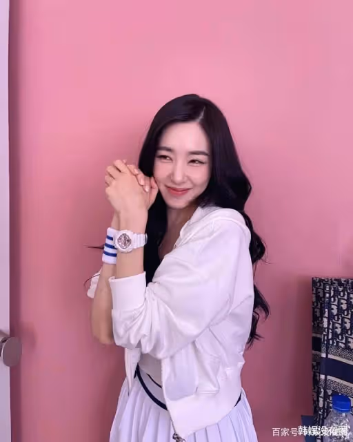 夢回2007?少女時代Tiffany黃美英重現「出道造型」,美貌依舊