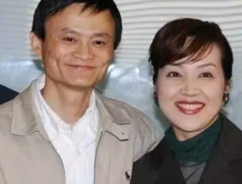 小鹿純子:馬雲多次到日本尋找的夢中情人,44歲時終於跟他回國