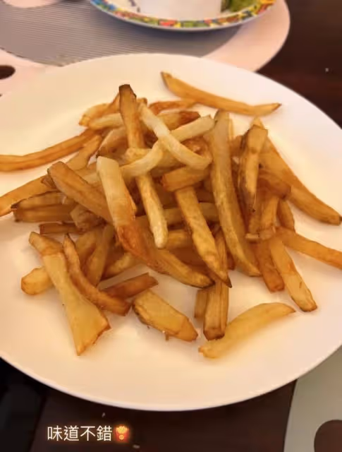 霍啟剛兒女為父親做飯,兒子穿60元國貨,媽媽不在家連吃兩頓土豆