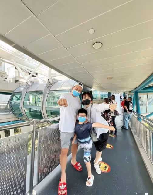 新加坡第一美范文芳為老公慶生!膚白貌美如少女,7歲兒子神似爸