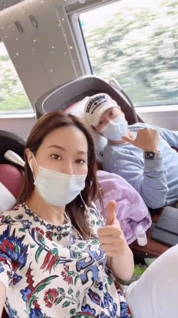 「宇宙最強」甄子丹攜妻坐高鐵　狂贊：中國最好的子彈列車！
