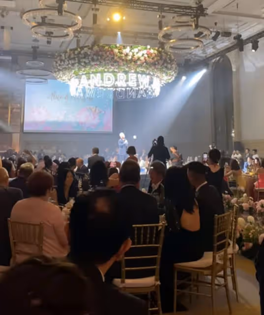 曾志偉前妻參加婚禮!接捧花引歡呼,跟小12歲男友分手後單身多年
