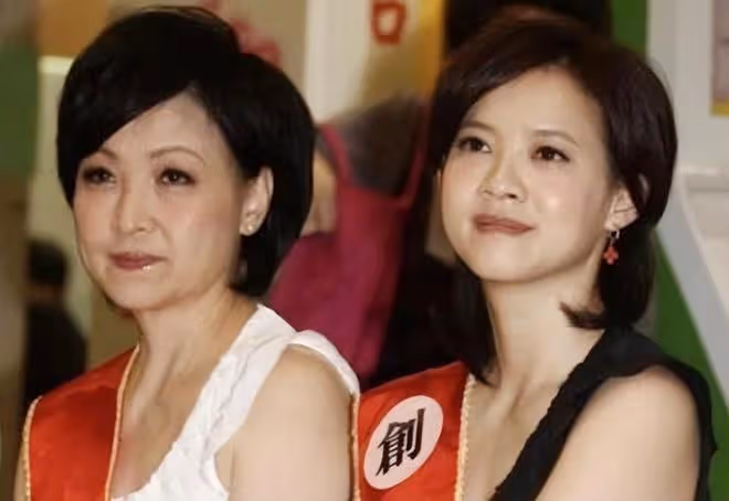 曾志偉前妻參加婚禮!接捧花引歡呼,跟小12歲男友分手後單身多年