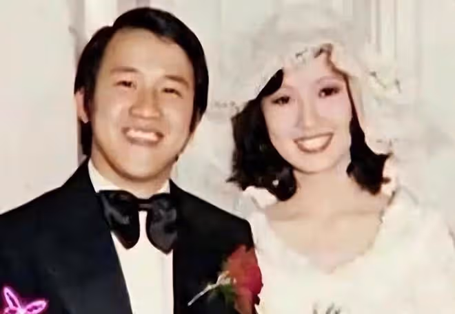 曾志偉前妻參加婚禮!接捧花引歡呼,跟小12歲男友分手後單身多年
