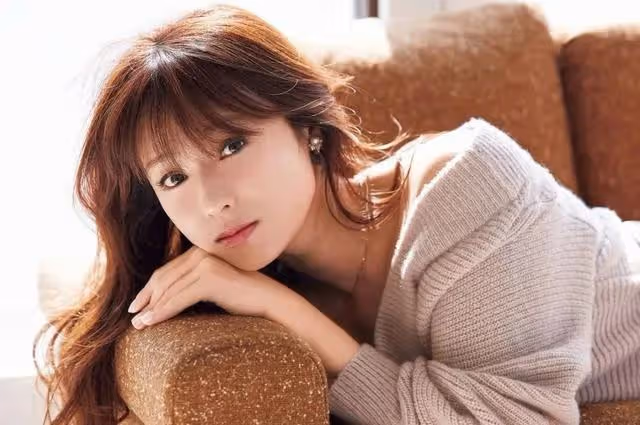 日本男社長直播侮辱20位女星，「深田恭子是大媽、石原里美煩人」，被網友罵到道歉…