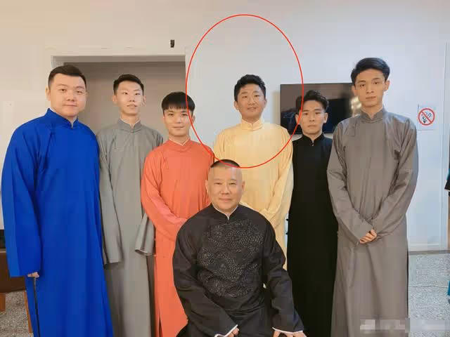 郭德綱豪宅內景首次曝光!地毯繡龍門口立孔雀標本,滿屋古董搶眼