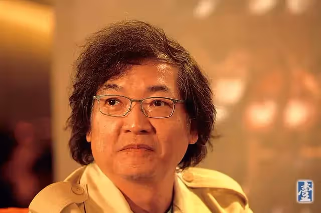叱吒影壇！金馬獎名導「心臟病發猝逝」享壽69歲　友人悲痛「在女友臂彎中走了」最後對話曝光