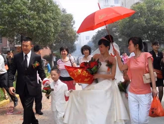 娛樂圈三婚男星群像,小嬌妻一個比一個嫩,個個喜歡老牛吃嫩草