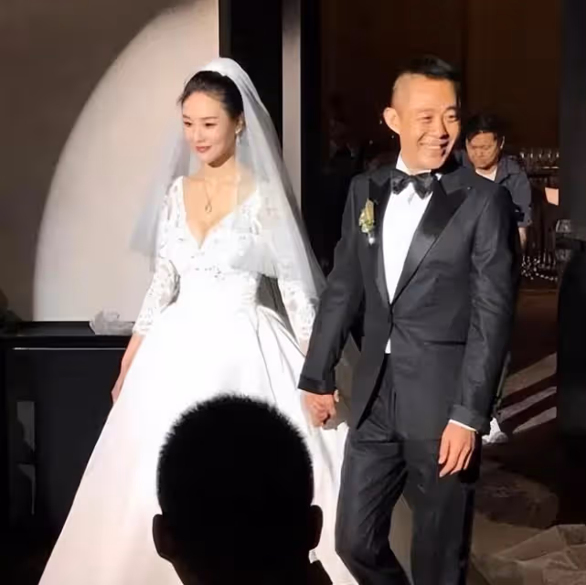 娛樂圈三婚男星群像,小嬌妻一個比一個嫩,個個喜歡老牛吃嫩草