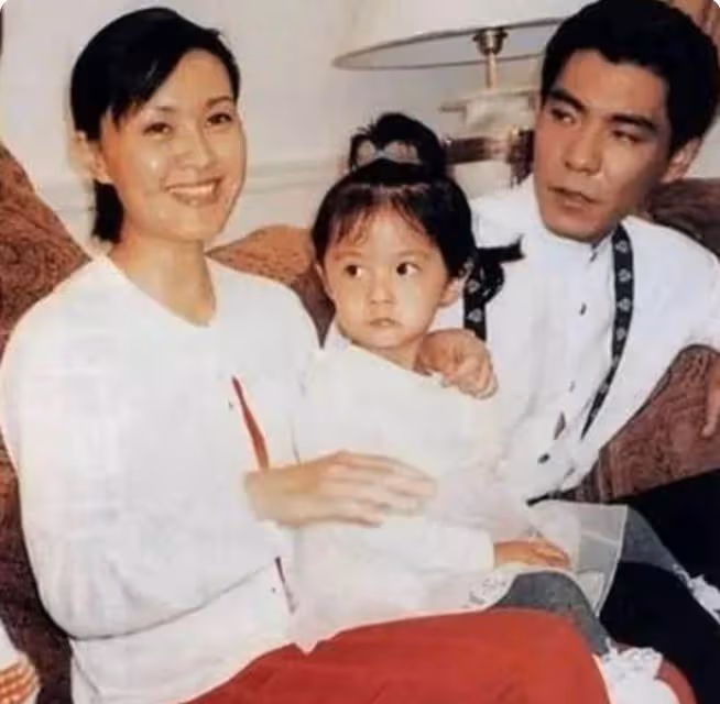 娛樂圈三婚男星群像,小嬌妻一個比一個嫩,個個喜歡老牛吃嫩草