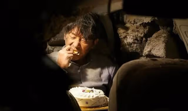 76歲父親喜提新兒子,自己陷入用藥醜聞,影帝河正宇怎麼了?