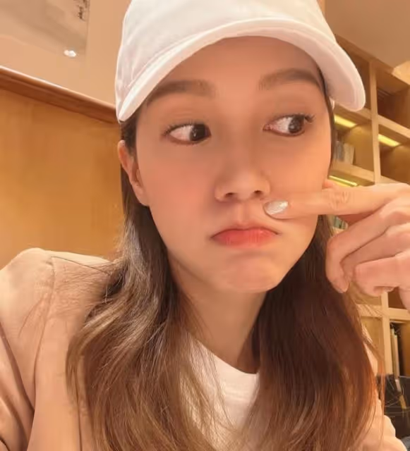 禍不單行！TVB人氣小花胸口長滿紅色小疙瘩，睡覺更受蚊蟲叮咬