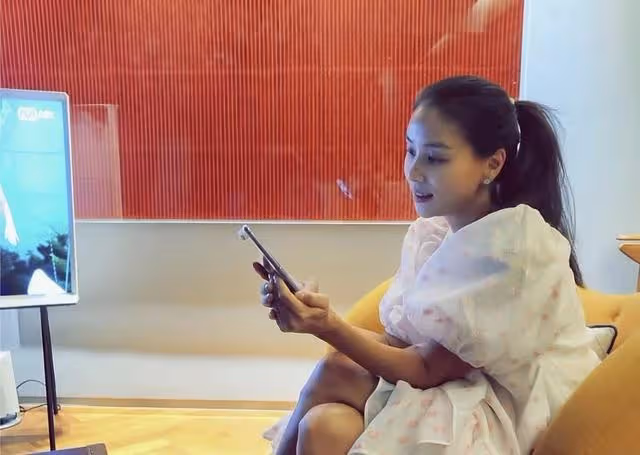 張東健高小英夫妻的家,20萬沙發與名瓷果盤,這生活,實名羨慕了