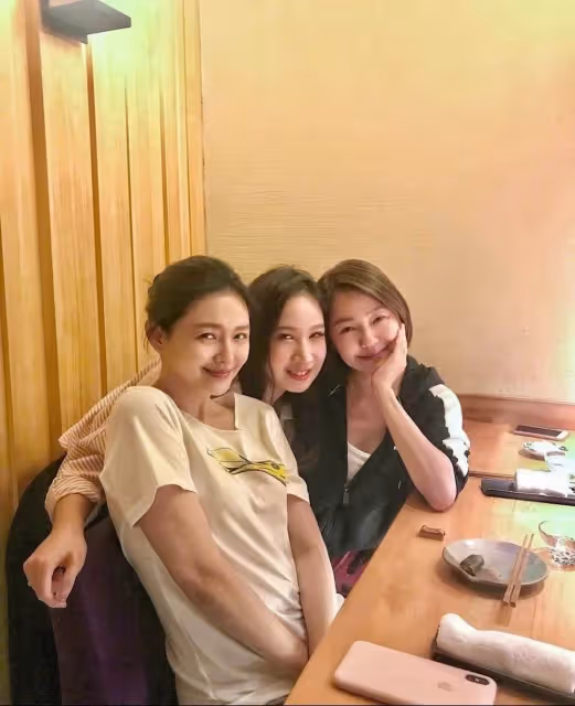 張蘭又不開心了!面對網友對具俊曄的稱贊「國民姐夫」,暗中諷刺其消費大S,網友:大S臉上的笑容不會騙人