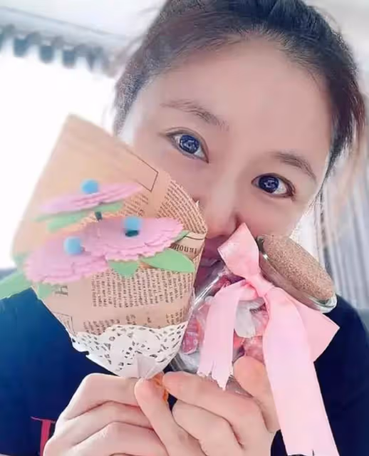 7歲小海豚正臉照曝光!遺傳林心如霍建華好基因,膚白貌美五官精緻,全網驚呼:這真的不是楊冪?