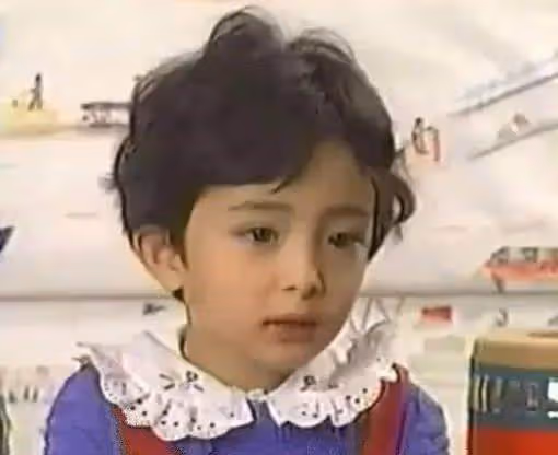7歲小海豚正臉照曝光!遺傳林心如霍建華好基因,膚白貌美五官精緻,全網驚呼:這真的不是楊冪?