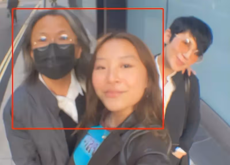 吳君如女兒近照曝光!染發穿開叉裙打扮成熟,長相隨陳可辛,網友:16歲孩子打扮像30歲