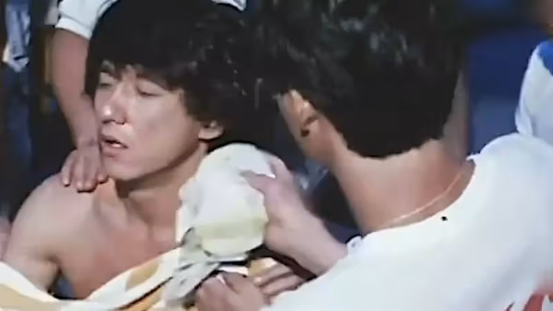成龍有多敢說?自曝做假慈善,評價李小龍功夫不如自己