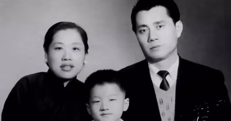1994年成龍安徽認祖歸宗,兩個哥哥一貧如洗,他為何不伸出援手?
