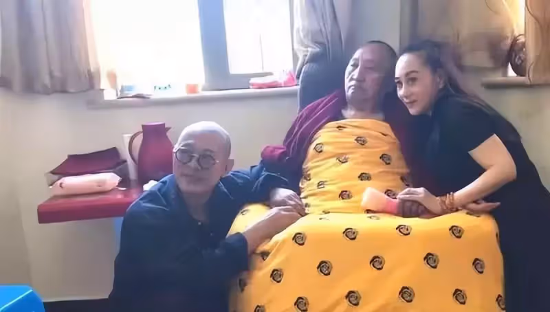 李連杰妻子利智近照曝光,五官和以前沒啥區別,但皮膚太鬆了,網友:歲月不饒人!