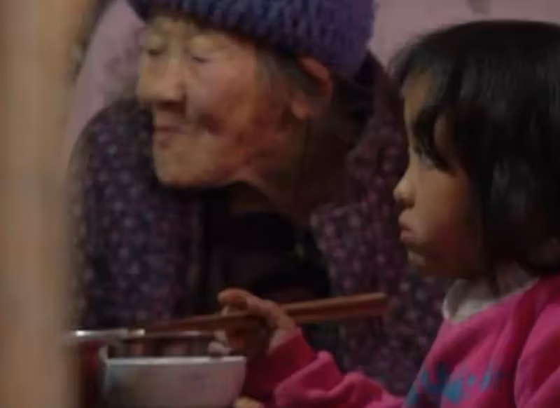 心酸!當你的孩子還在撒嬌時,這名5歲小女孩已經扛起了一個家,想起媽媽眼淚打轉,惹阿嬤鼻酸:無法實現
