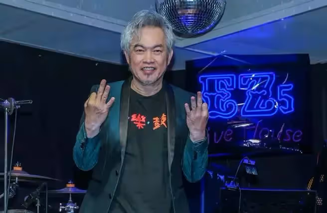 豪買6間房零收入？康康一度坐輪椅房產登記老婆名下，小19歲嫩妻澄清：財產已經分配掉了