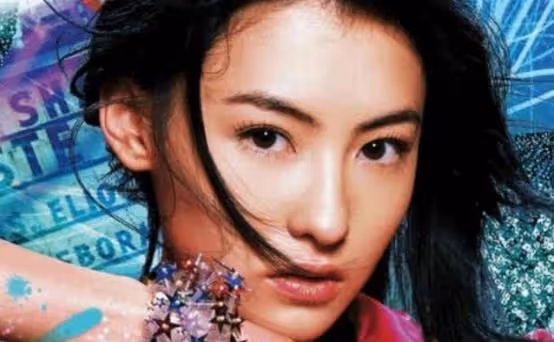 謝霆鋒不再沉默,曝出和張柏芝三胎真正關係,怪不得至今沒娶王菲