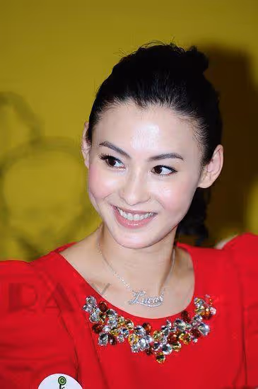 港媒不再沉默,爆料出張柏芝三胎生父真實身份,曾和她傳過緋聞?