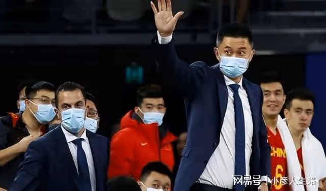 中國男籃輸球原因揭曉,胡明軒說的很對,杜鋒無愧於名帥稱號