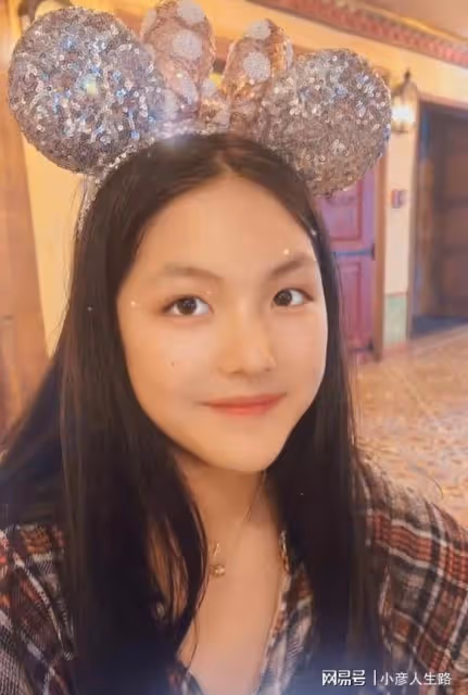 李湘王岳倫同曬女兒遊玩照,王詩齡瘦20斤似脫胎換骨,越來越美