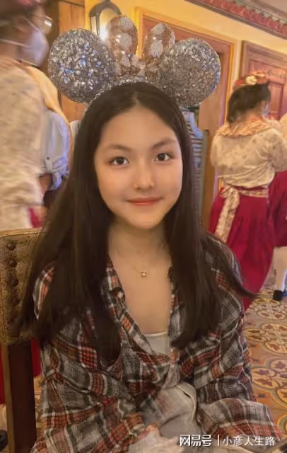 李湘王岳倫同曬女兒遊玩照,王詩齡瘦20斤似脫胎換骨,越來越美