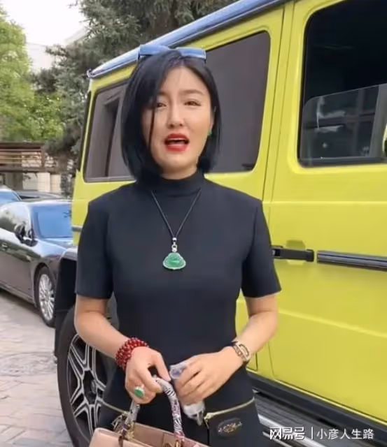 兔子急了還咬人!嬌嬌直播期間再次diss關婷娜,網友:做人留一線