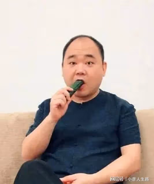 德雲社侯震深夜發文,引發粉絲熱議,還是少侯爺的生活趣事多