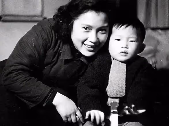 電影明星金焰:與秦怡37年的婚姻名存實亡,最後死因令人唏噓