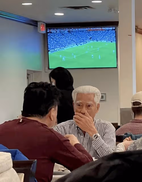 自認被TVB淘汰!75歲著名戲骨返港追夢,戲癮大發公開「求」合作
