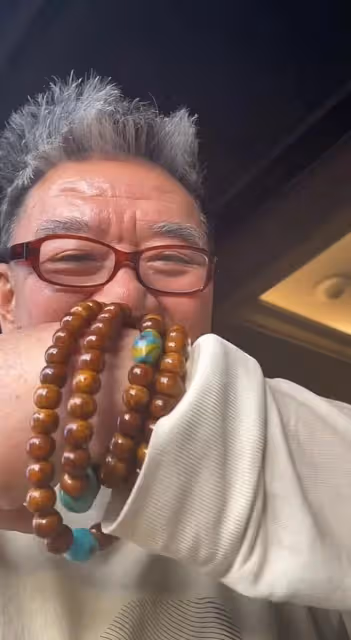 李立群首曬台灣老家!秀10萬沉香木屋內滿是古董,50年古董當凳子