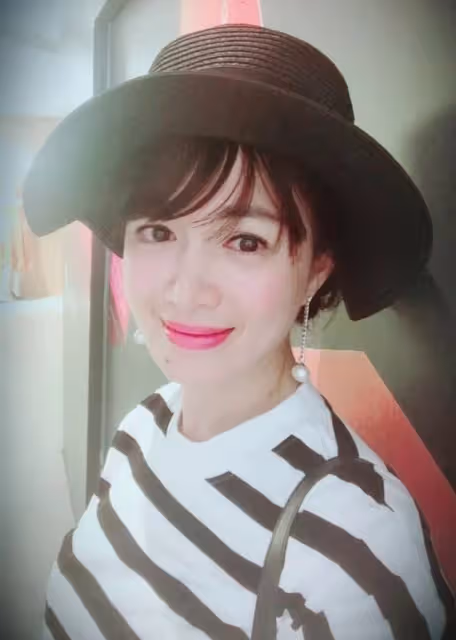 生活滋潤!45歲知名港星罕見曬3歲女兒近況,再婚後秒變8億貴婦