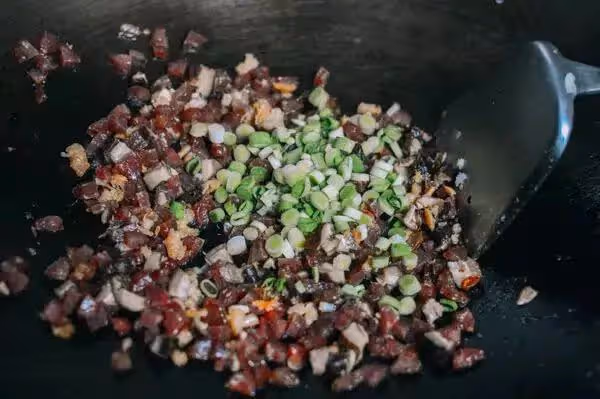 蘿蔔的爽脆和香菇的鮮香，搭配肉末的香味，這碗燉蘿蔔很下飯！