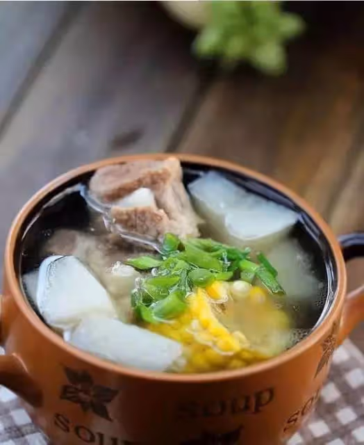 蘿蔔的爽脆和香菇的鮮香，搭配肉末的香味，這碗燉蘿蔔很下飯！