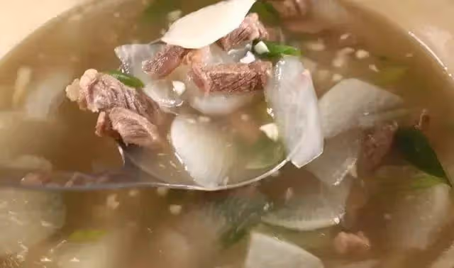 蘿蔔的爽脆和香菇的鮮香，搭配肉末的香味，這碗燉蘿蔔很下飯！