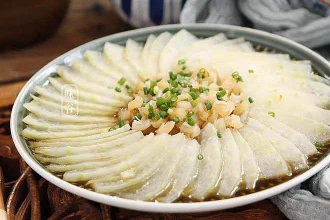 明日小暑，不管多忙，記得吃「1肉2菜3果」，應季而食，順利入伏