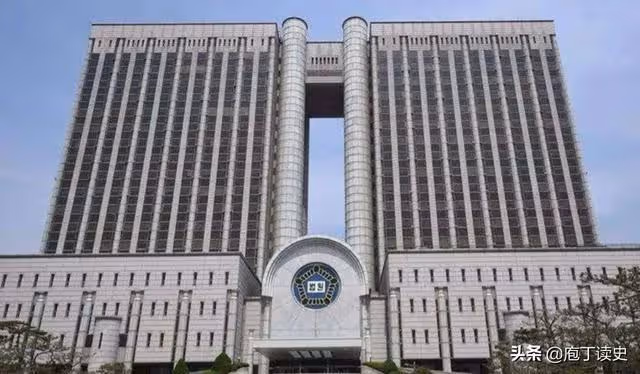韓國財閥夫人李美蘭：住地下室，被丈夫和兒女毆打，56歲跳江自盡