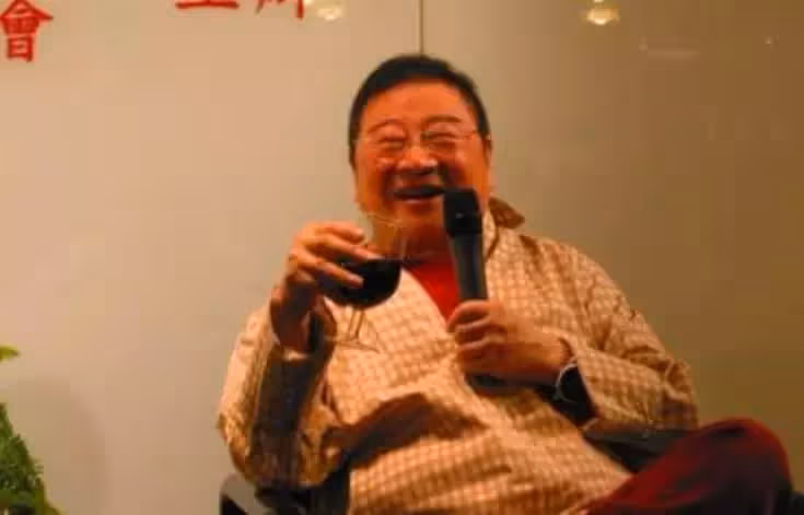87歲倪匡病逝:容忍兒子,疼惜兒媳,金庸生前也拿他沒辦法