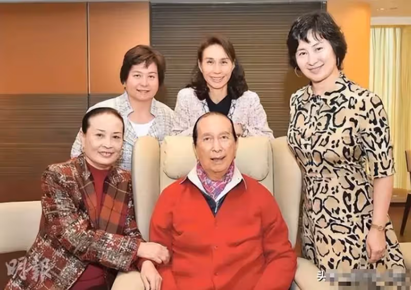 何超瓊:曾攜10億嫁給許晉亨,失婚22年後如今生活差距巨大