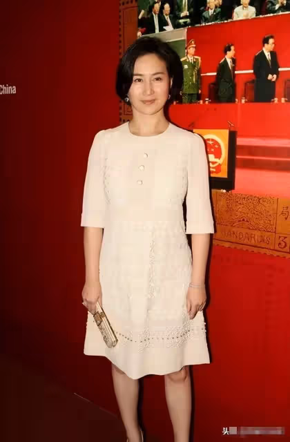何超瓊:曾攜10億嫁給許晉亨,失婚22年後如今生活差距巨大