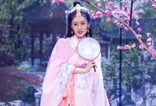 繼鄧倫之後,袁冰妍也被罰97萬,粉絲洗白:姐姐是被財務坑了